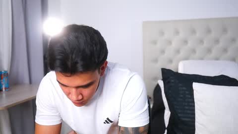 Adan Johns online show from 02.11.25