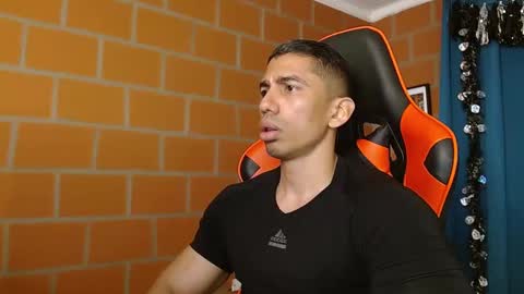 Adan Sin online show from 01.10.25