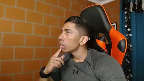 Adan Sin online show from 02.03.25