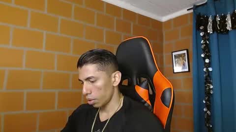 Adan Sin online show from 02.21.25