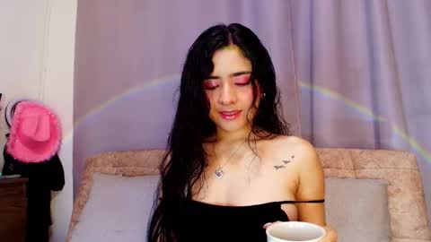 Snapshot of adara_johnson_ chatting on 10.20.25 Adara Johnson online show from 10.20.25