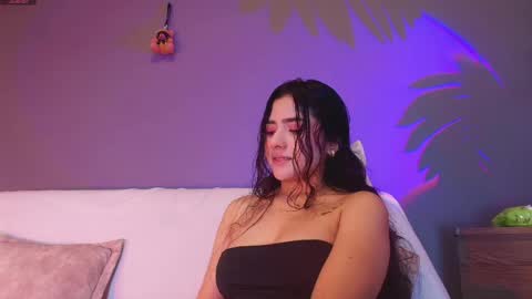 Snapshot of adara_johnson_ chatting on 04.23.26 Adara Johnson online show from 04.23.26