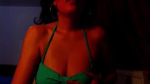 amy        online show from 02.01.25