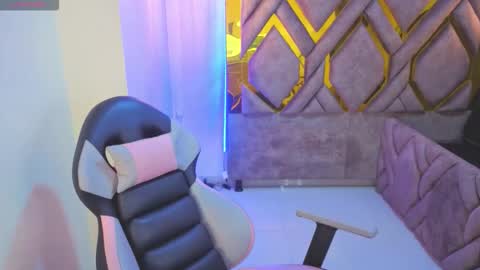 addy__02 online show from 01.12.26