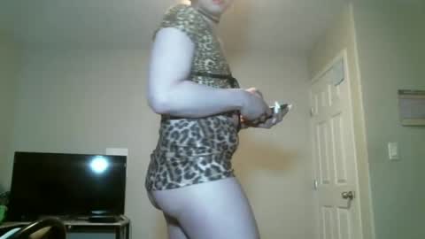 Snapshot of adelaideweight chatting on 01.01.25 adelaideweight online show from 01.01.25