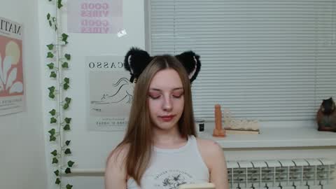 Snapshot of adele0_0 chatting on 01.15.25 Adele online show from 01.15.25