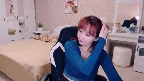 Snapshot of adelemoran chatting on 03.01.25 AdeleMoran online show from 03.01.25