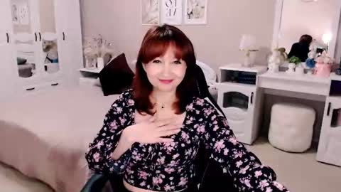 Snapshot of adelemoran chatting on 07.17.26 AdeleMoran online show from 07.17.26