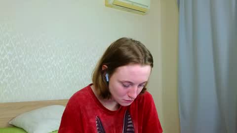 Snapshot of adelina_cowell chatting on 04.27.26 Adelina online show from 04.27.26