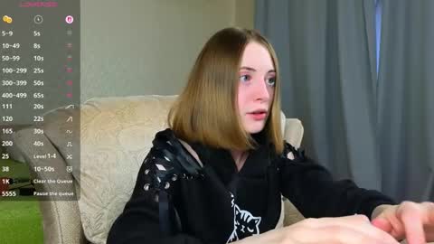 Snapshot of adelina_cowell chatting on 05.20.26 Adelina online show from 05.20.26