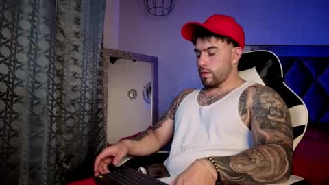 Snapshot of ades_lowe chatting on 09.09.25 Ades online show from 09.09.25