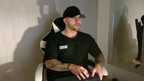 Snapshot of ades_lowe chatting on 09.27.25 Ades online show from 09.27.25