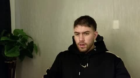 Snapshot of ades_lowe chatting on 10.15.25 Ades online show from 10.15.25