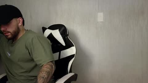 Snapshot of ades_lowe chatting on 10.24.25 Ades online show from 10.24.25