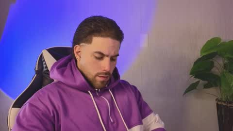 Snapshot of ades_lowe chatting on 11.26.25 Ades online show from 11.26.25