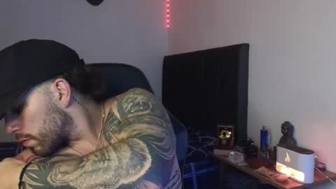 Snapshot of ades_lowe chatting on 02.12.26 Ades online show from 02.12.26