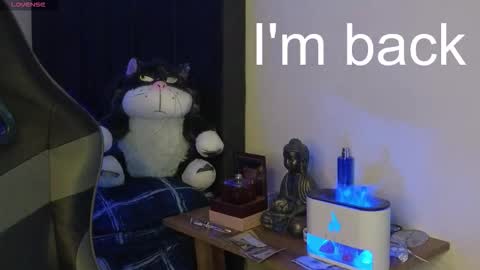 Snapshot of ades_lowe chatting on 02.26.26 Ades online show from 02.26.26