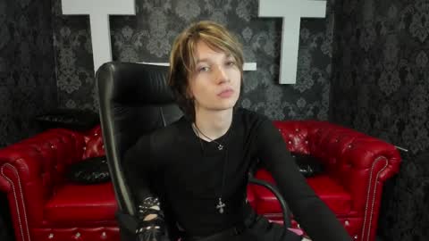 Snapshot of adonbev chatting on 04.05.26 adonbev online show from 04.05.26