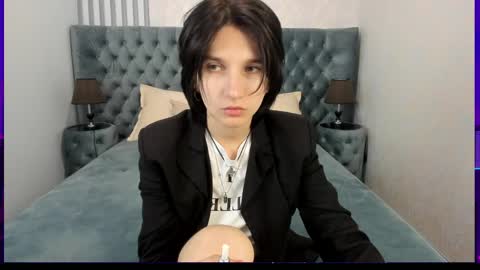 Snapshot of adonbev chatting on 05.20.26 adonbev online show from 05.20.26