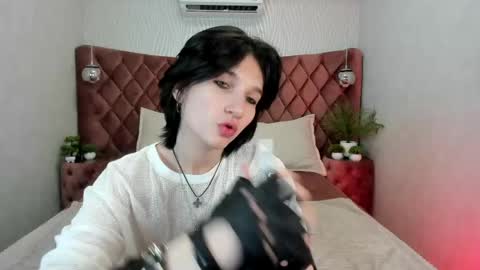 Snapshot of adonbev chatting on 05.29.26 adonbev online show from 05.29.26
