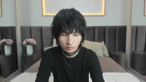 Snapshot of adonbev chatting on 06.18.26 adonbev online show from 06.18.26