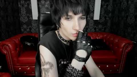 Snapshot of adonbev chatting on 07.25.26 adonbev online show from 07.25.26
