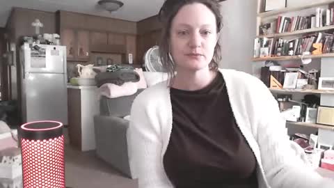 Snapshot of adorable22 chatting on 01.01.25 adorable22 online show from 01.01.25