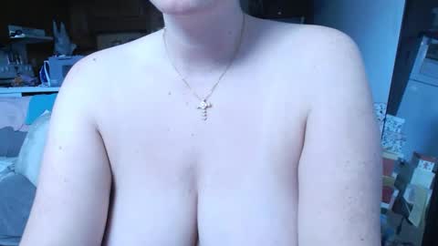 Snapshot of adorable22 chatting on 02.25.25 adorable22 online show from 02.25.25