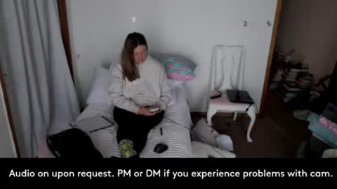 Snapshot of adorable22 chatting on 09.17.25 adorable22 online show from 09.17.25