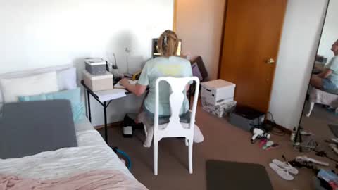 Snapshot of adorable22 chatting on 09.28.25 adorable22 online show from 09.28.25