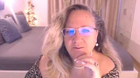 Cryna online show from 09.16.25