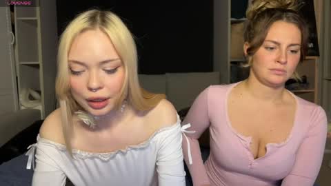 Snapshot of adrenaline_lush chatting on 05.10.26 Dorothy Mayfield online show from 05.10.26
