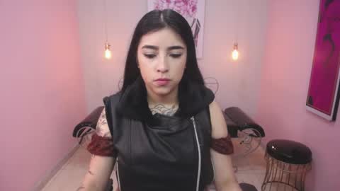 Snapshot of adri_gomez_1 chatting on 04.29.26 Adri online show from 04.29.26