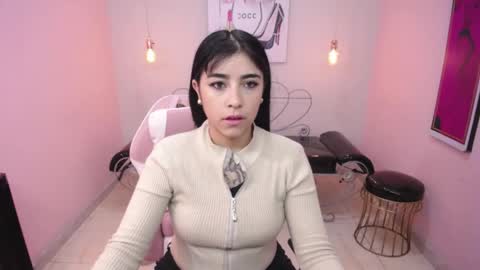 Snapshot of adri_gomez_1 chatting on 04.30.26 Adri online show from 04.30.26