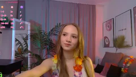 Snapshot of adria_arjona chatting on 08.08.26 Eva online show from 08.08.26
