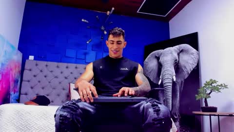   online show from 09.10.25