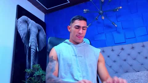   online show from 11.05.25