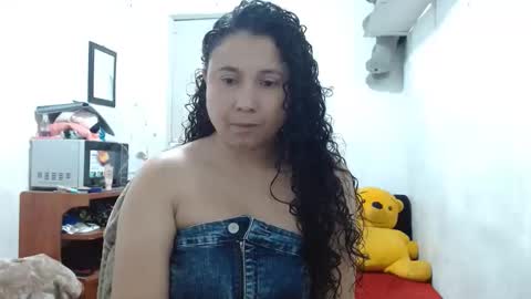 Adriana Tellez online show from 10.25.25