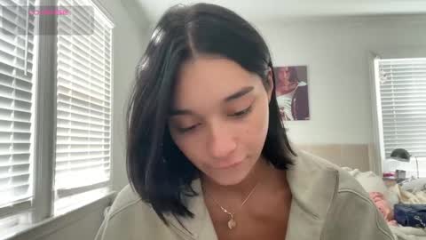 Snapshot of adriannarodriguez chatting on 10.09.25 Adrianna online show from 10.09.25