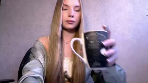 Caroline online show from 05.17.26