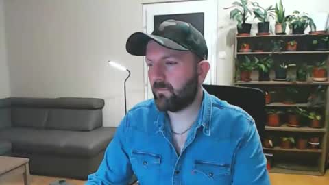 Snapshot of adultwebcamdatabase chatting on 11.04.25 Felix84 online show from 11.04.25