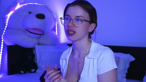 Aelia online show from 04.24.26