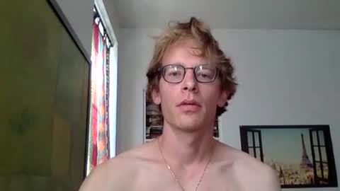 Snapshot of aestheticform chatting on 10.31.25 aesthetic form online show from 10.31.25