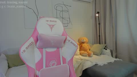 Snapshot of aesthetics_tease chatting on 04.05.26 Naomi My instagram account - teasing naomi online show from 04.05.26