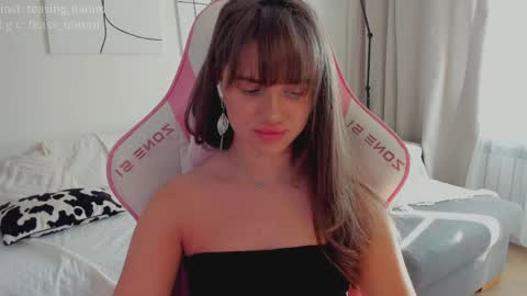 Snapshot of aesthetics_tease chatting on 04.14.26 Naomi My instagram account - teasing naomi online show from 04.14.26