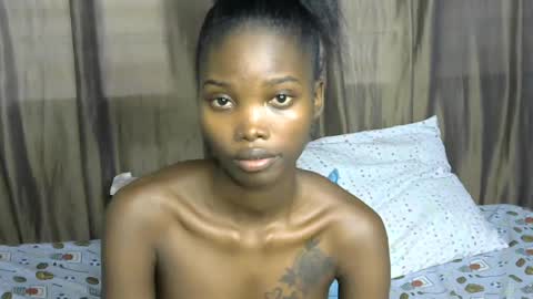 Snapshot of africana_slimqueen chatting on 06.19.26 africana_slimqueen online show from 06.19.26
