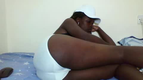 Yvonne online show from 07.28.26