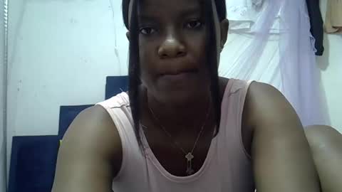 Snapshot of africanngirl chatting on 10.12.25 africanngirl online show from 10.12.25