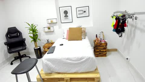 Snapshot of afrodita_martinez chatting on 12.18.24 Afrodita online show from 12.18.24