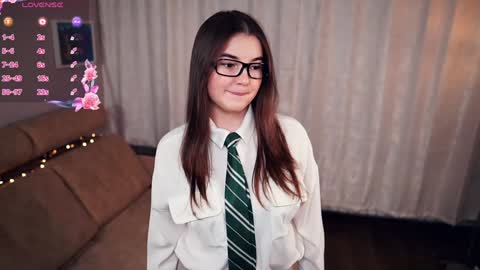 Lana  1800 - 0330 UTC   Mia 0700- 1630 UTC online show from 02.05.25